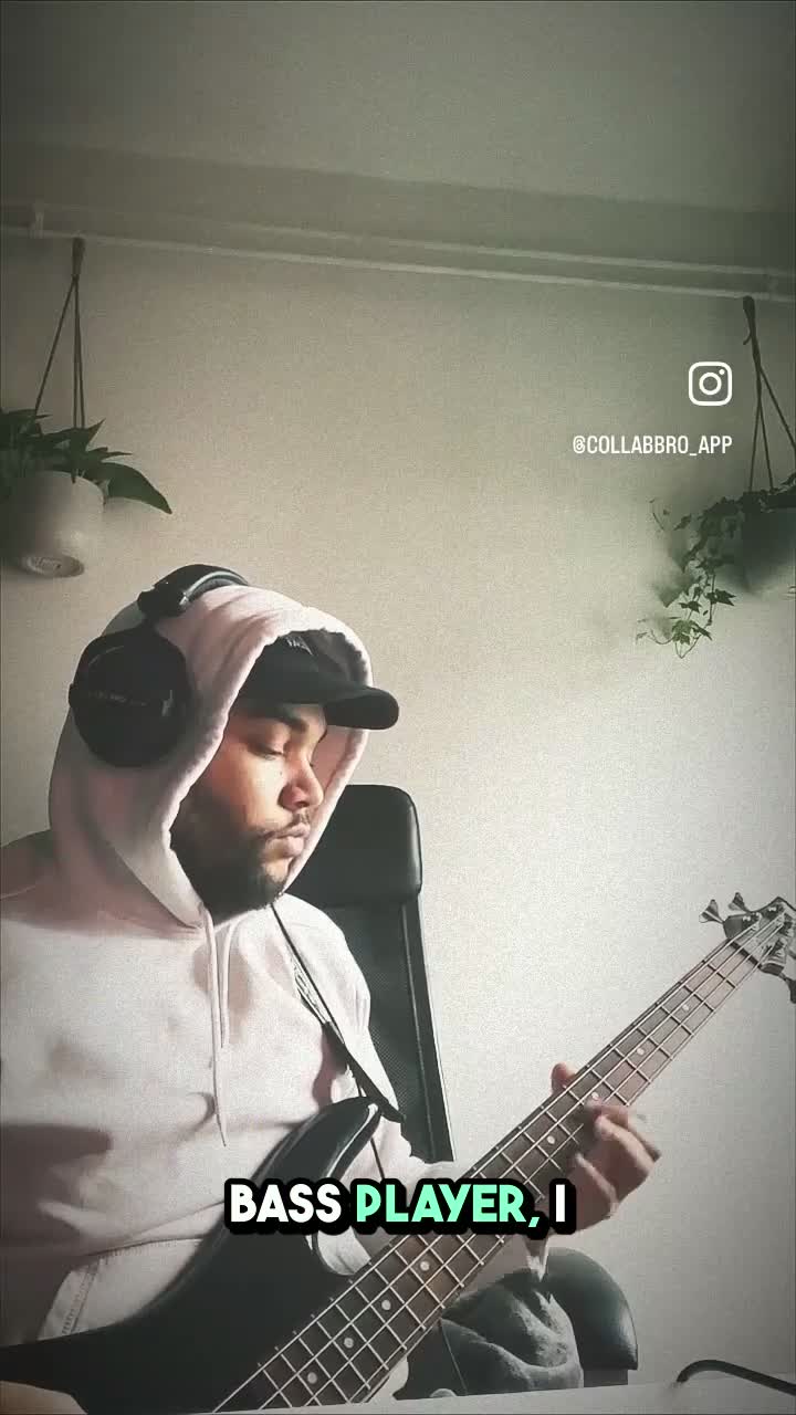 Facebook ad by musiciangoods.com