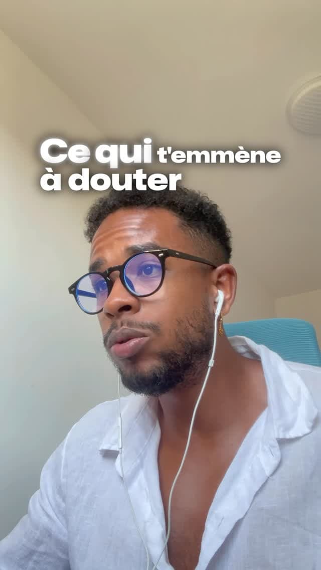 Facebook ad by L'École des Bâtisseurs