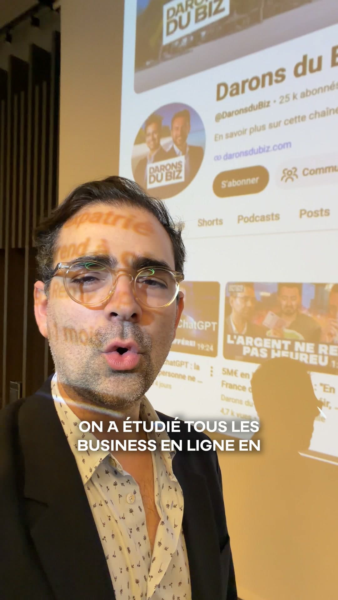 Facebook ad by Darons du Biz