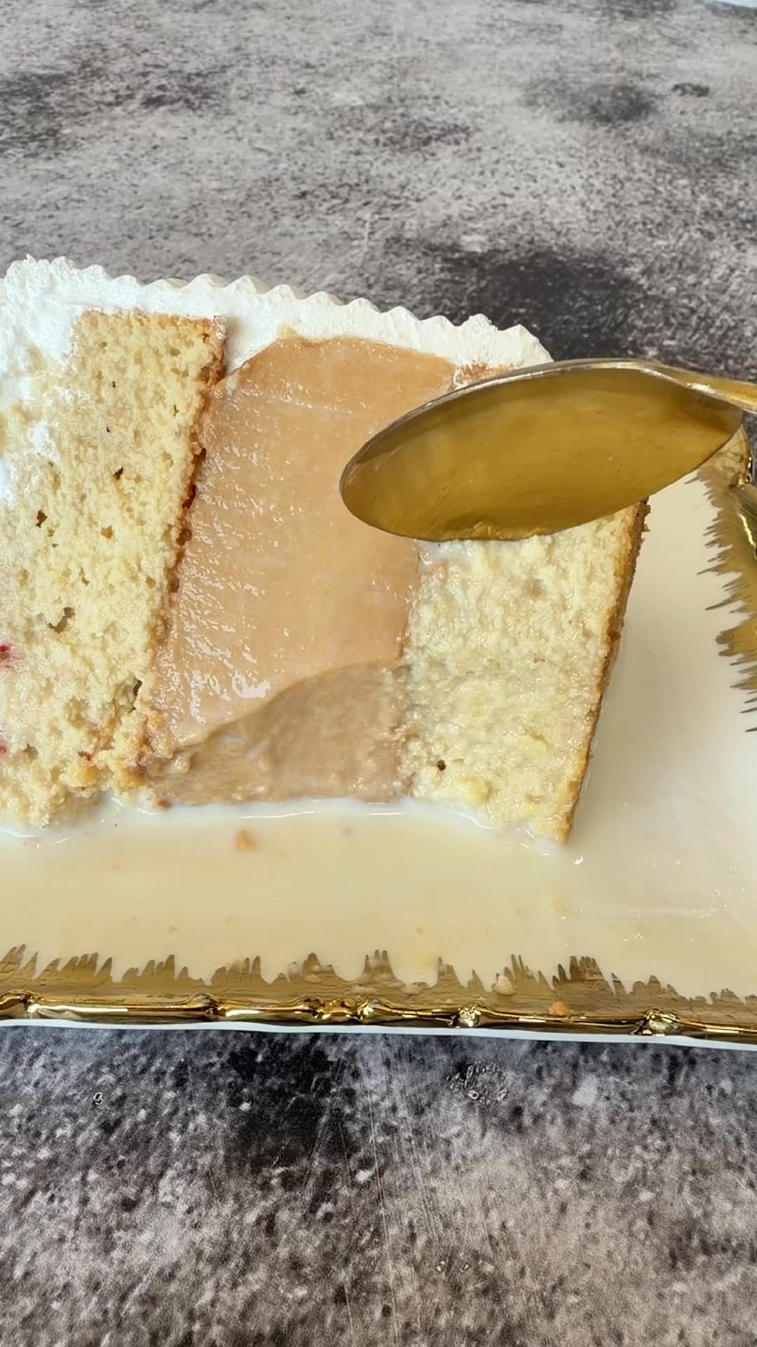 Facebook ad by Adriana Rueda Taller de Repostería
